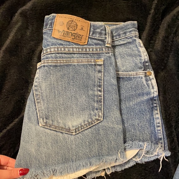 Wrangler Vintage High Waisted Jean Shorts - Picture 4 of 6